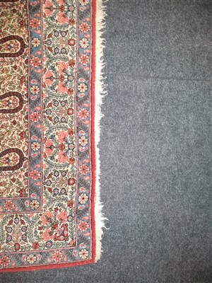 Lot 460 - An hand knotted Persian rug
