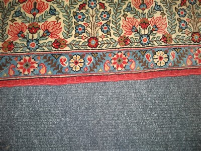 Lot 460 - An hand knotted Persian rug