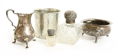 Lot 37 - A collection of silver