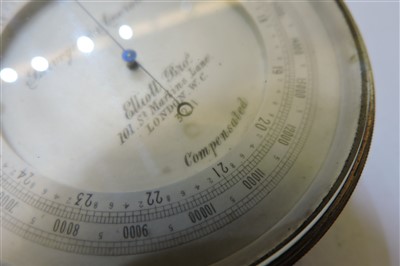 Lot 363 - A large surveying barometer/altimeter