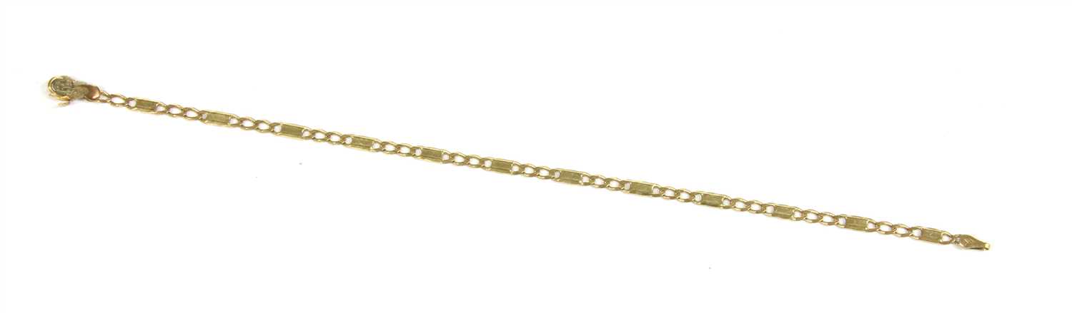 Lot 15 - An Italian 18ct gold fine trace link chain