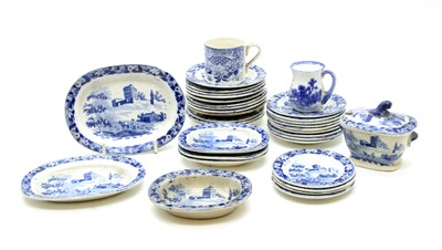 Lot 104 - A collection of ceramics