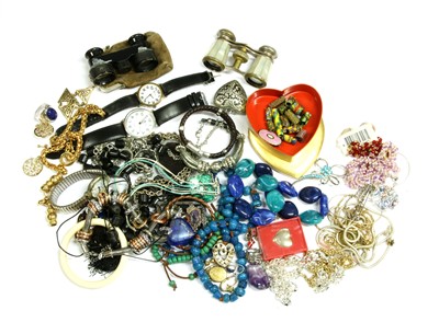 Lot 54 - A collection of jewellery