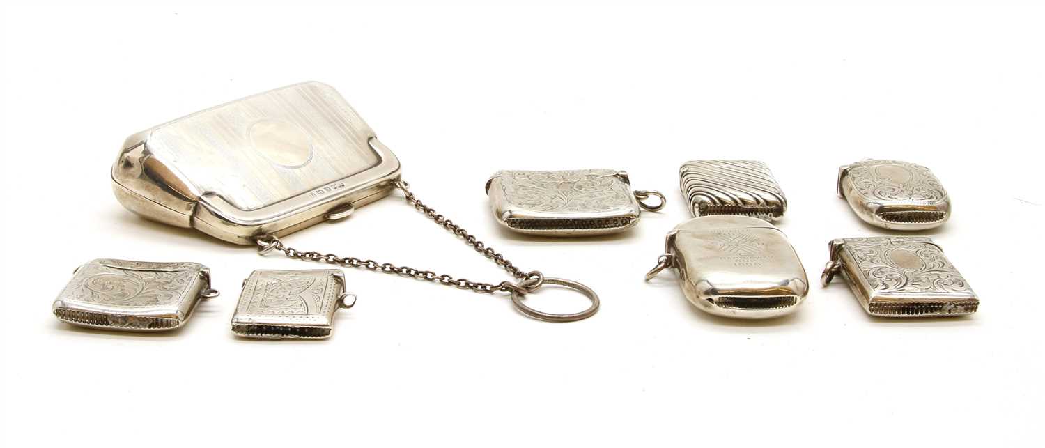 Lot 98 - An early 20th century silver purse