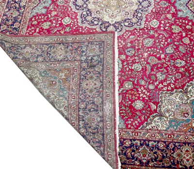 Lot 7 - A large Kashan carpet
