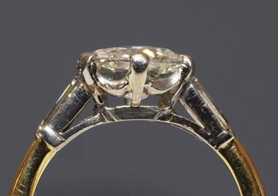Lot 328 - A single stone diamond ring with a jubilee crown cut diamond