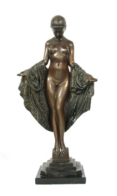Lot 259 - Van Art Deco Style bronze figure