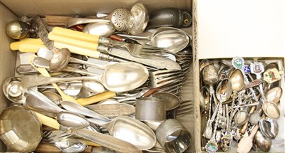 Lot 114 - A collection of silver and silver plated items