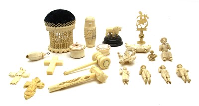 Lot 104 - A collection of ivory items