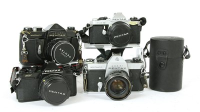 Lot 186 - A collection of cameras and lenses