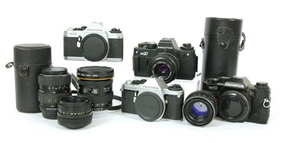 Lot 169 - A collection of cameras and lenses