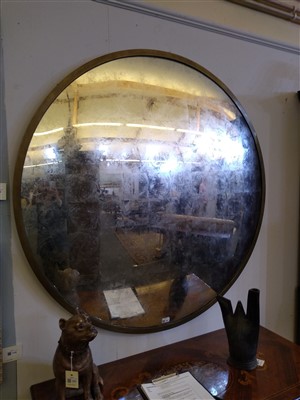 Lot 422 - A large round églomisé convex mirror