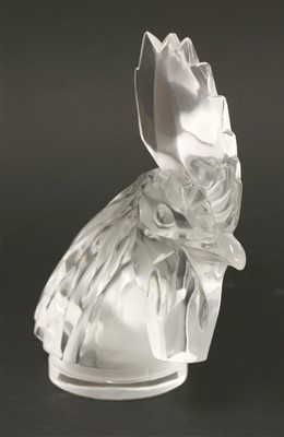 Lot 284 - A Lalique 'Tete de Coq' glass car mascot
