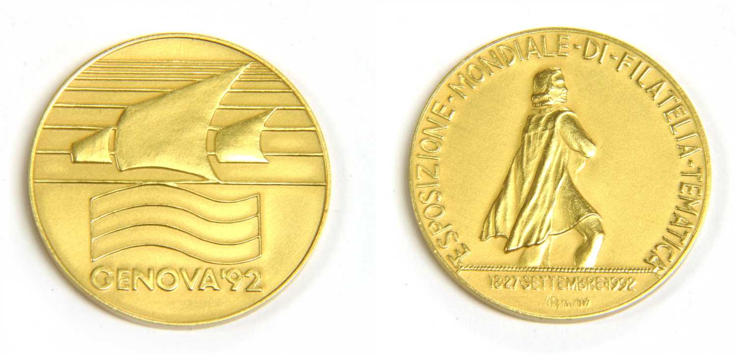 Lot 42 - A Genoa 1992 philatelic exposition gold medallion