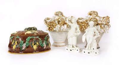 Lot 231 - Ceramics to include an oval majolica game pie tureen