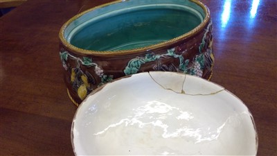 Lot 231 - Ceramics to include an oval majolica game pie tureen