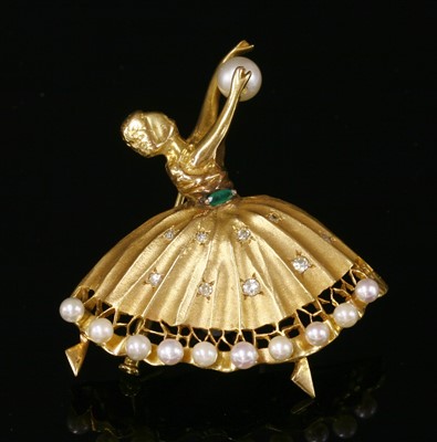 Lot 248 - An Italian gold emerald, diamond and cultured pearl dancer brooch, c.1950