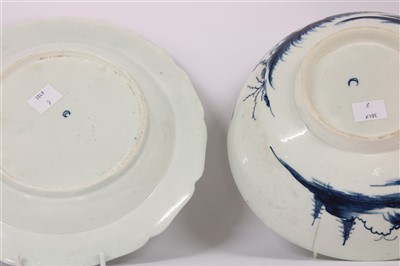 Lot 243 - A Worcester 'Precipice' pattern bowl