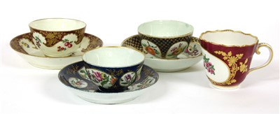 Lot 385A - A Worcester tea bowl and saucer