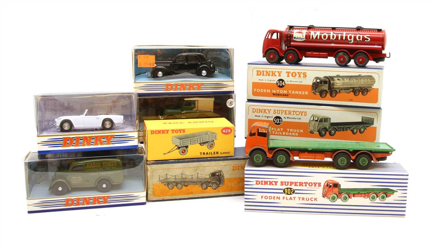 Lot 200 - A collection of Dinky toys
