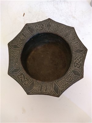 Lot 536 - A Persian bronze mortar