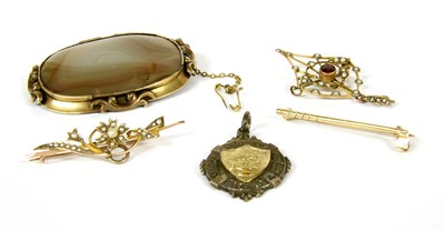 Lot 86 - A collection of jewellery