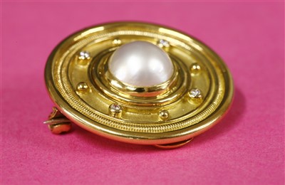 Lot 284 - An 18ct gold mabé pearl and diamond brooch