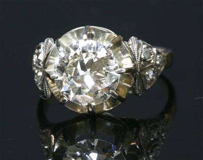 Lot 68 - A single stone diamond ring, c.1915