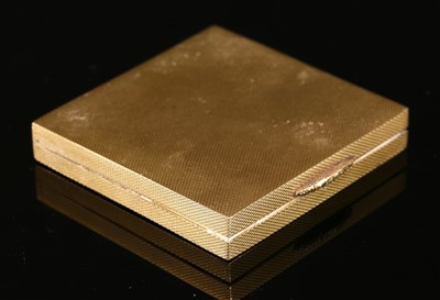 Lot 235 - A 9ct gold square flat section hinged powder compact