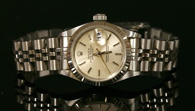 Lot 613 - A ladies' stainless steel Rolex Oyster Perpetual Datejust automatic bracelet watch