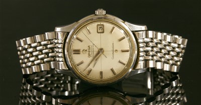 Lot 618 - A gentlemen's stainless steel Omega Constellation automatic chronometer bracelet watch