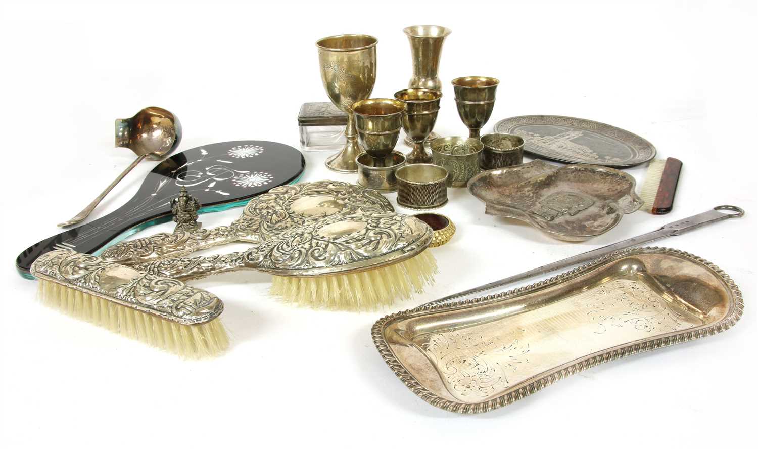 Lot 108 - A quantity of silver and silver plated items