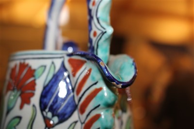 Lot 5 - A Cantagalli Iznik-style pottery teapot