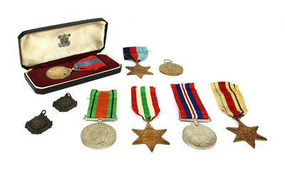 Lot 83 - A collection of WWI and WWII medals