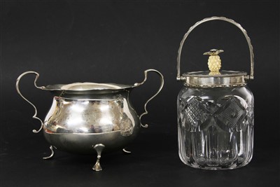 Lot 105 - An early 20th century cut glass preserve jar