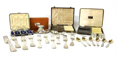 Lot 91 - A quantity of silver and plated items