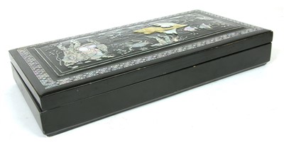 Lot 160 - A Japanese black lacquer box
