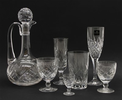 Lot 205 - A quantity of cut glass and crystal items