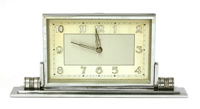 Lot 177 - An Art Deco chrome desk clock