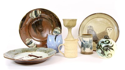 Lot 470 - A collection of studio pottery