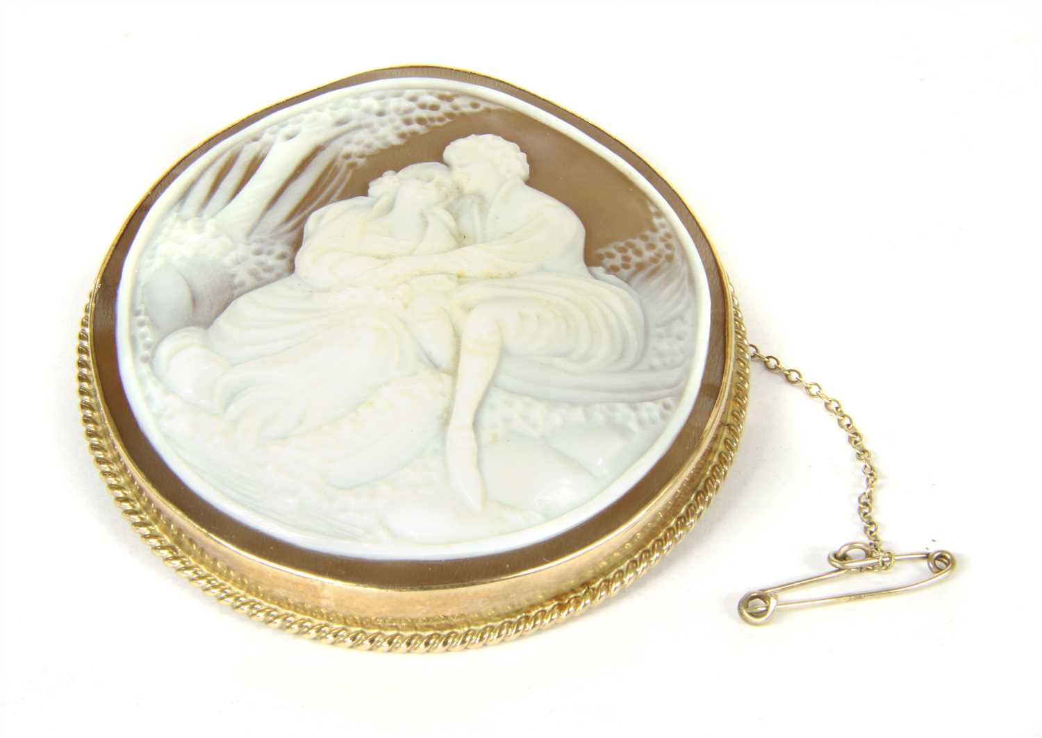 Lot 45 - A 9ct gold mounted shell cameo brooch