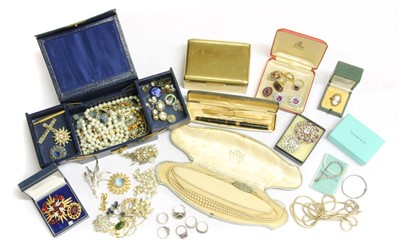 Lot 61 - A quantity of jewellery