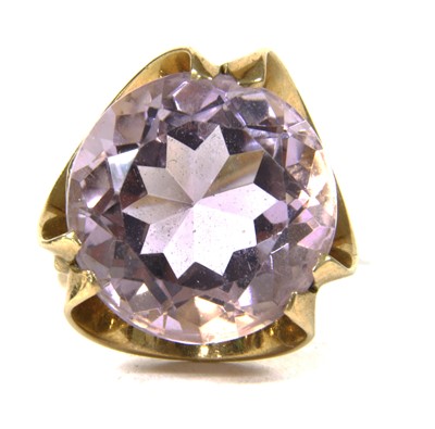 Lot 6 - A 9ct gold amethyst ring