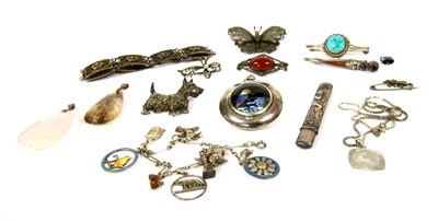 Lot 53 - A collection of jewellery
