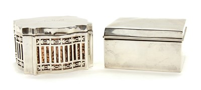 Lot 111 - A George V hallmarked silver jewellery box