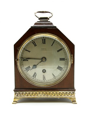 Lot 152 - An early 20th Century mahogany cased mantel clock