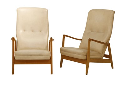 Lot 430 - A pair of ash lounge chairs