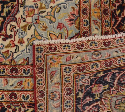 Lot 326 - A large Meshad carpet