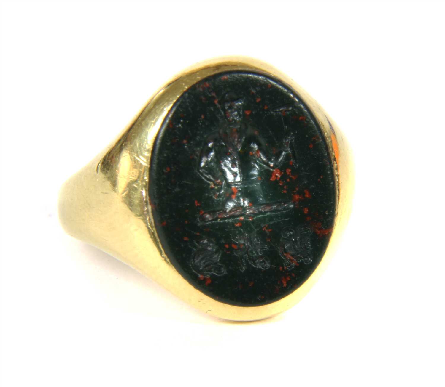 Lot 1 - An 18ct gold oval bloodstone signet ring