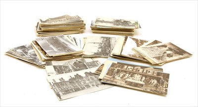 Lot 58 - A large collection of postcards